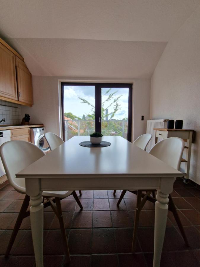 Apartment 98qm Im Villenviertel - Voll Ausgestattet Mit Balkon Und Kamin - Wlan Gratis *