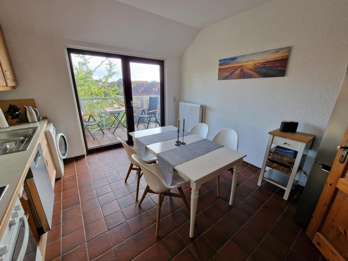 98qm Im Villenviertel - Voll Ausgestattet Mit Balkon Und Kamin - Wlan Gratis Apartment