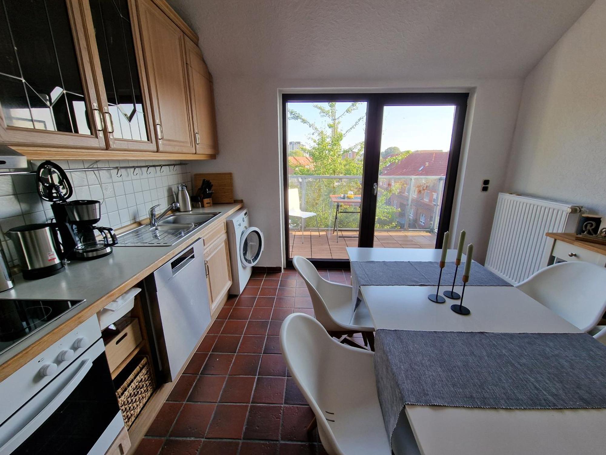 Apartment 98qm Im Villenviertel - Voll Ausgestattet Mit Balkon Und Kamin - Wlan Gratis Wilhelmshaven