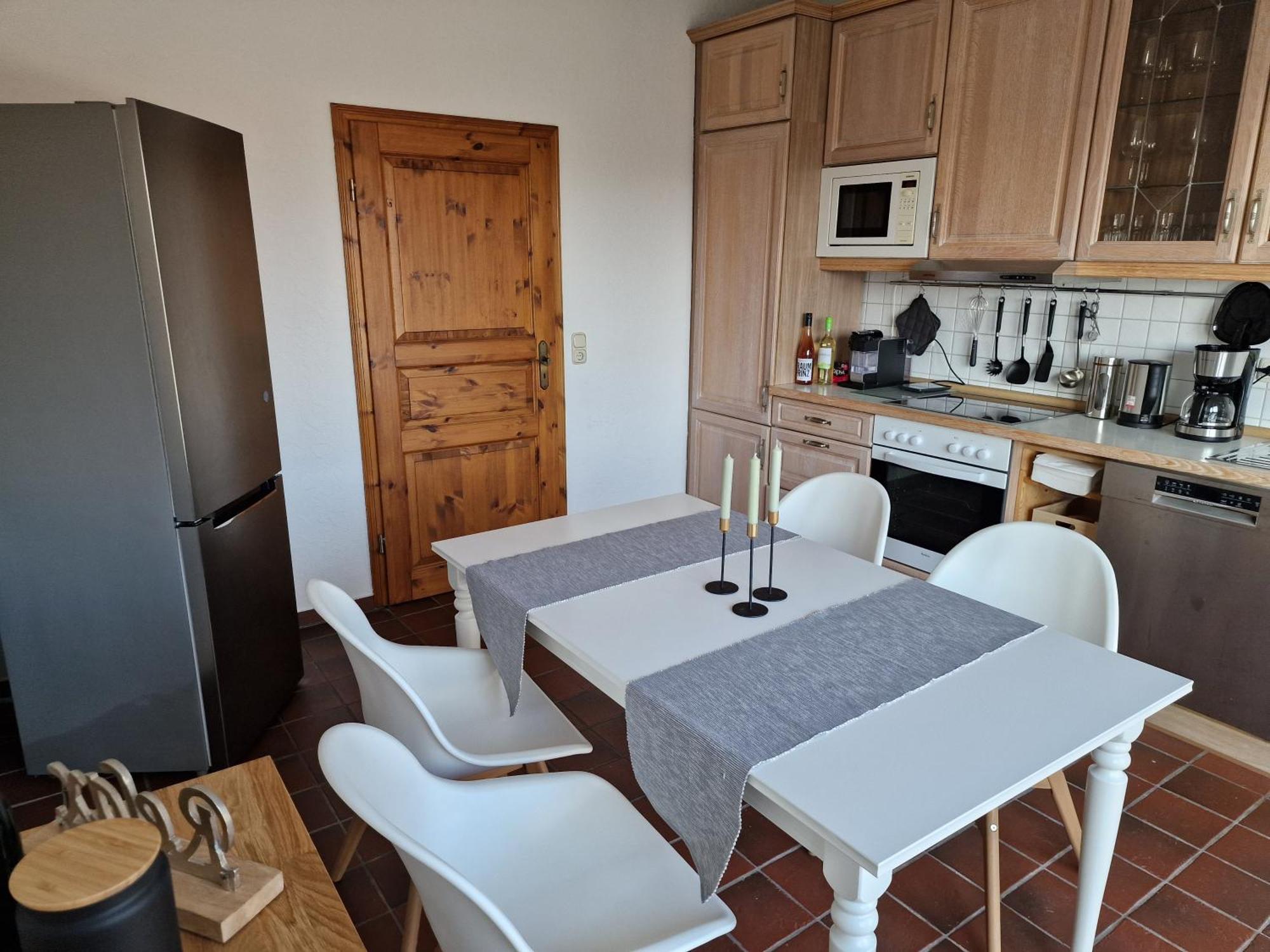98qm Im Villenviertel - Voll Ausgestattet Mit Balkon Und Kamin - Wlan Gratis * Wilhelmshaven